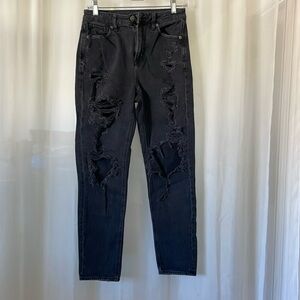 Women’s American Eagle Distressed Mom Jeans in Size 2 Regular